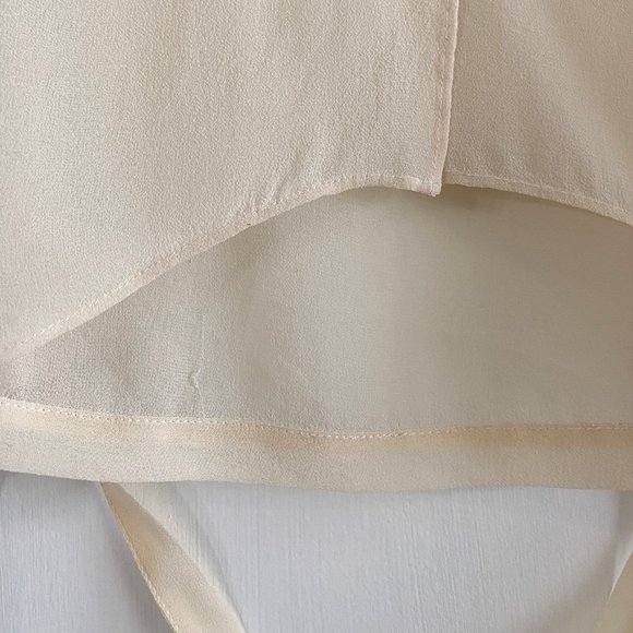 BCBG MaxAzria | 100% Silk Off-White/Cream Cropped Draped Blouse | Size: … - Picture 10 of 12